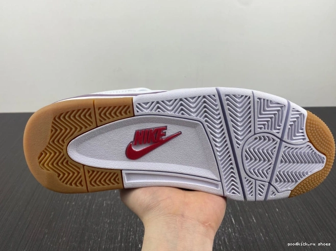 DR5415-150 Retro SB Jordan 4 0709